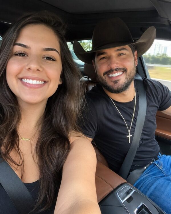 Selfie de trajet en voiture avec une célébrité