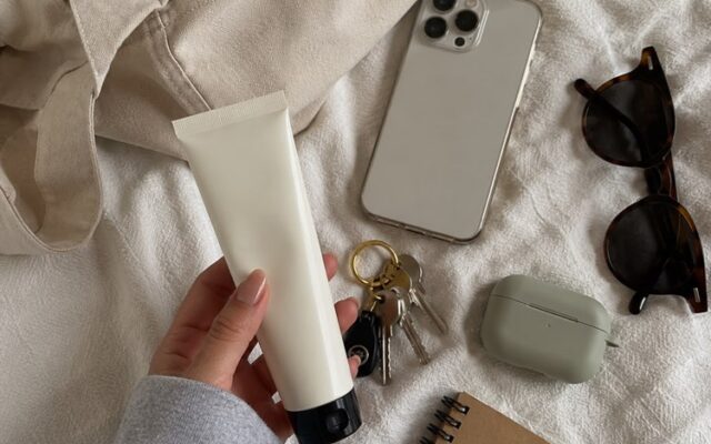 O Que Tem na Minha Bolsa em Foto Flat Lay
